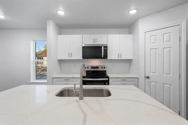 $2,000 | 2004 West 2nd Avenue, Corsicana, TX 75110