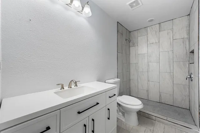 $2,000 | 2004 West 2nd Avenue, Corsicana, TX 75110