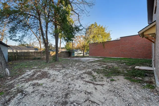 $2,000 | 2004 West 2nd Avenue, Corsicana, TX 75110