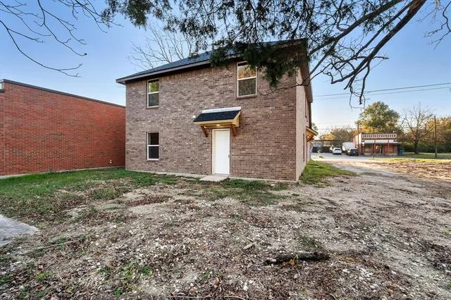 $2,000 | 2004 West 2nd Avenue, Corsicana, TX 75110