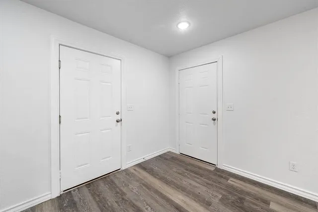 $2,000 | 2004 West 2nd Avenue, Corsicana, TX 75110