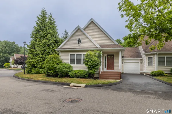 $475,000 | 194 Summerfield Gardens, Unit 194, Shelton, CT 06484