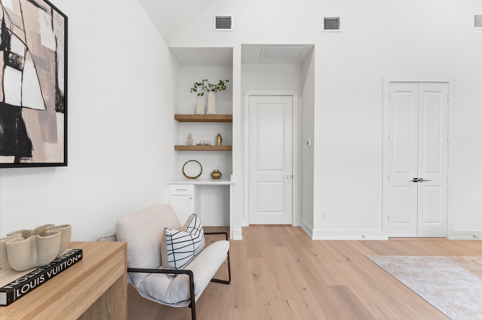 4403 Feagan Street Houston, TX 77007 - Photo 26 of 40 a living room with furniture and a window