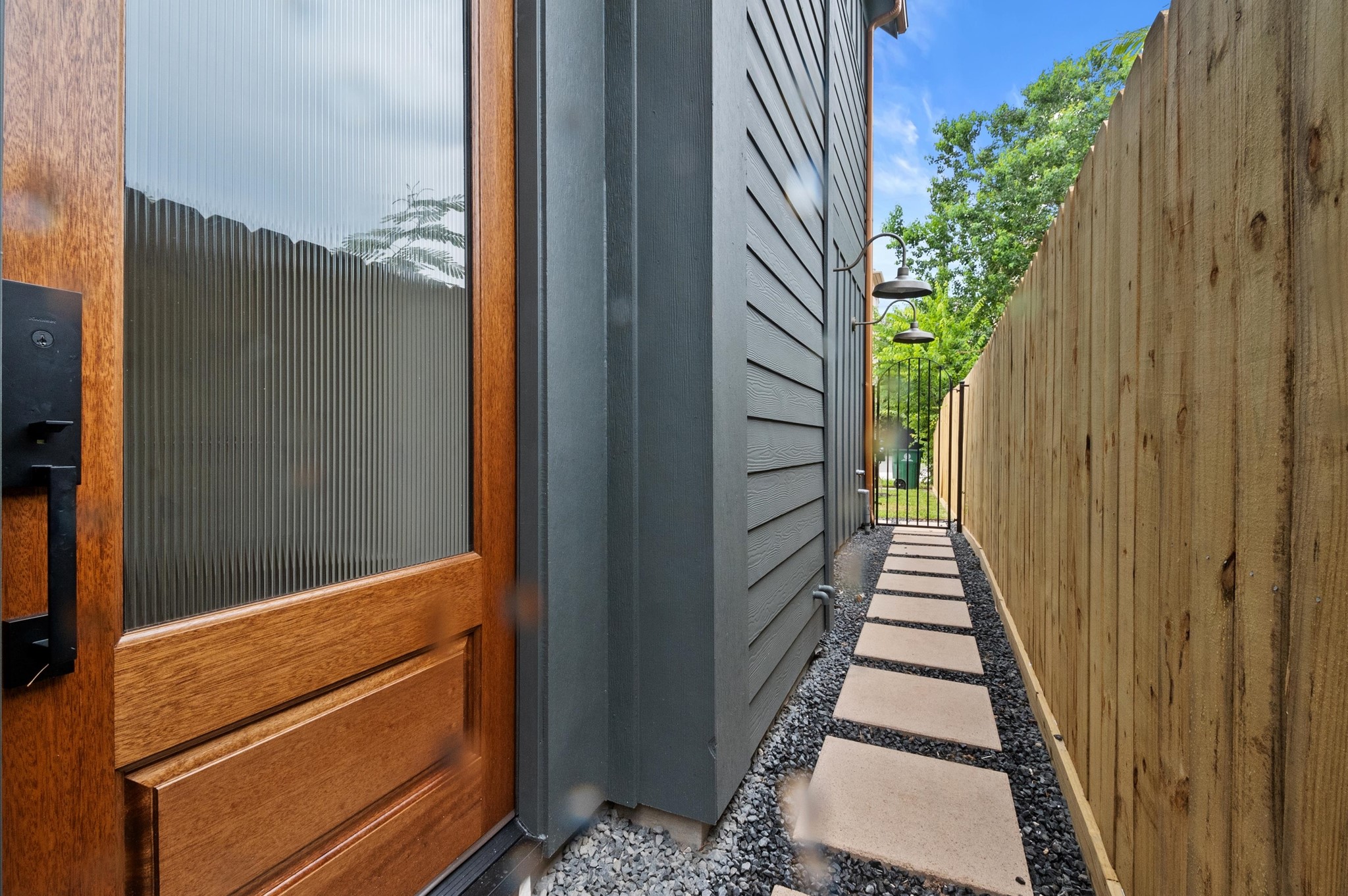 4403 Feagan Street Houston, TX 77007 - Photo 5 of 40 a view of balcony