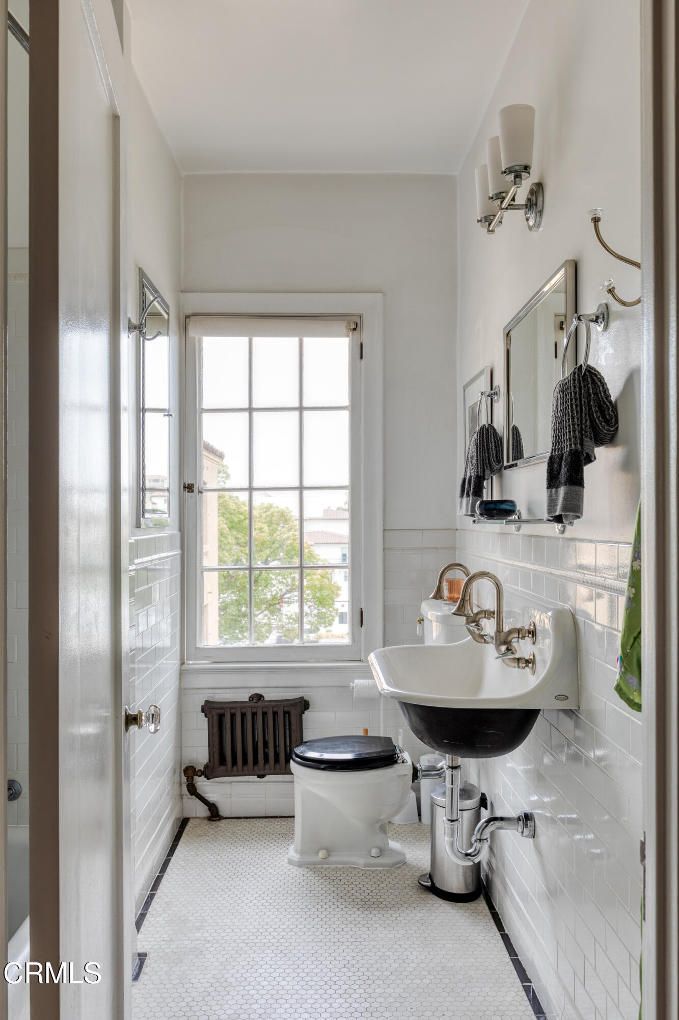 85 North Madison Avenue, Unit 48 Pasadena, CA 91101 - Photo 14 of 31 a room with furniture and a window