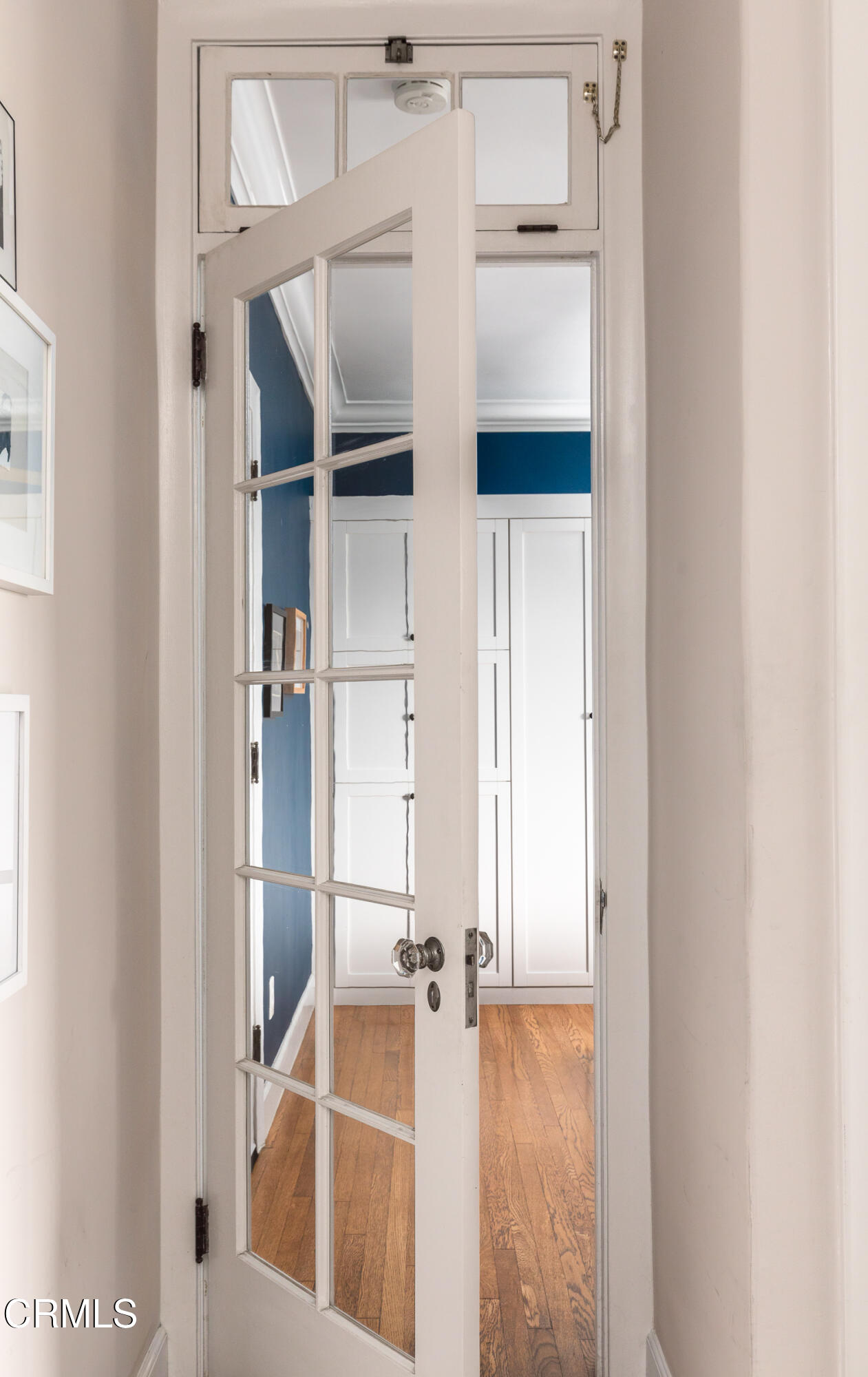 85 North Madison Avenue, Unit 48 Pasadena, CA 91101 - Photo 16 of 31 a view of a living room with entryway