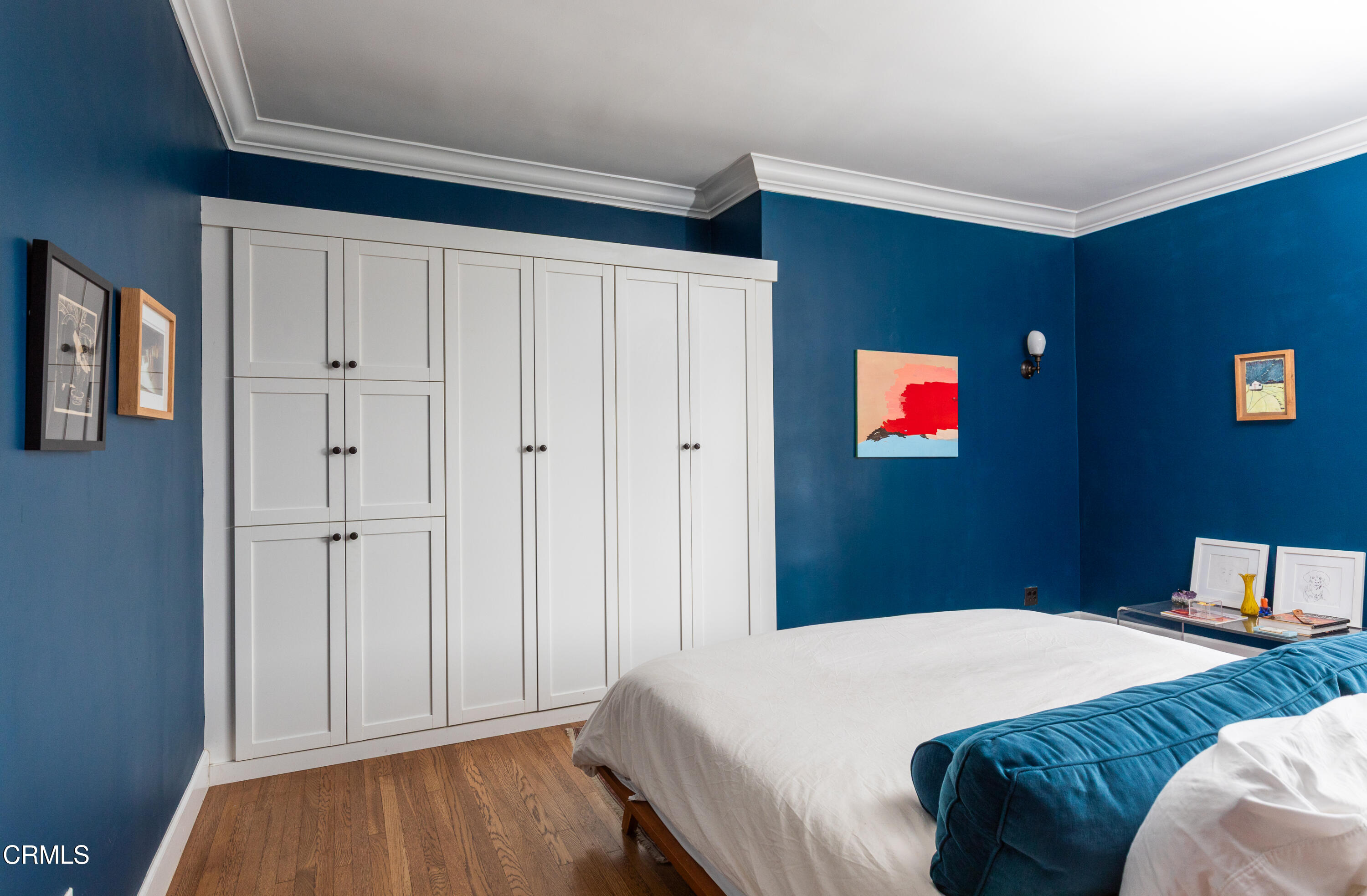 85 North Madison Avenue, Unit 48 Pasadena, CA 91101 - Photo 18 of 31 a bedroom with a bed and a dresser