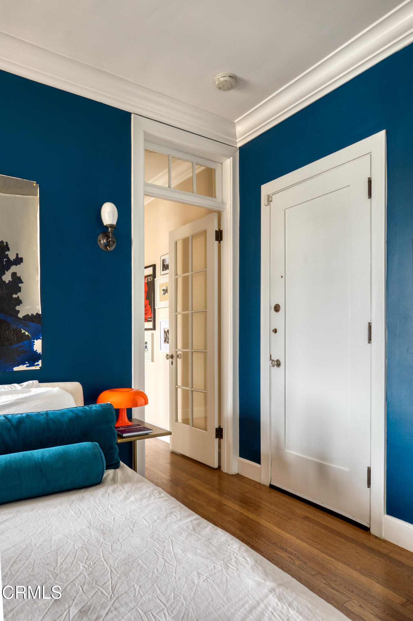 85 North Madison Avenue, Unit 48 Pasadena, CA 91101 - Photo 22 of 31 a room with furniture and window