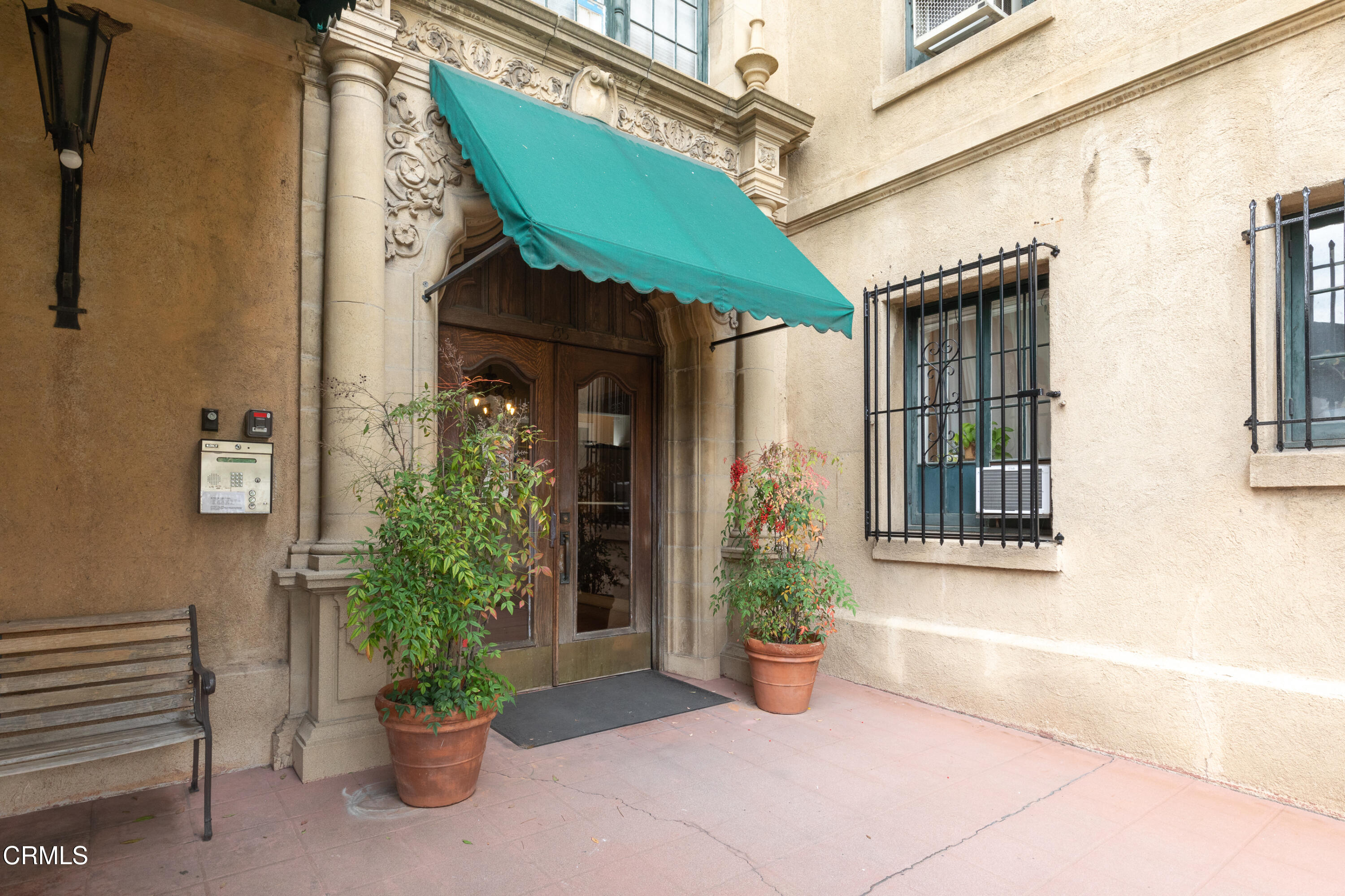 85 North Madison Avenue, Unit 48 Pasadena, CA 91101 - Photo 29 of 31 a view of a house with potted plants