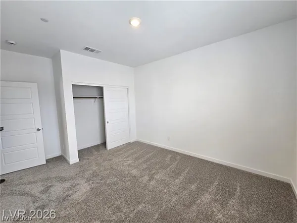 $3,000 | 530 Preston Crst Street, Henderson, NV 89011
