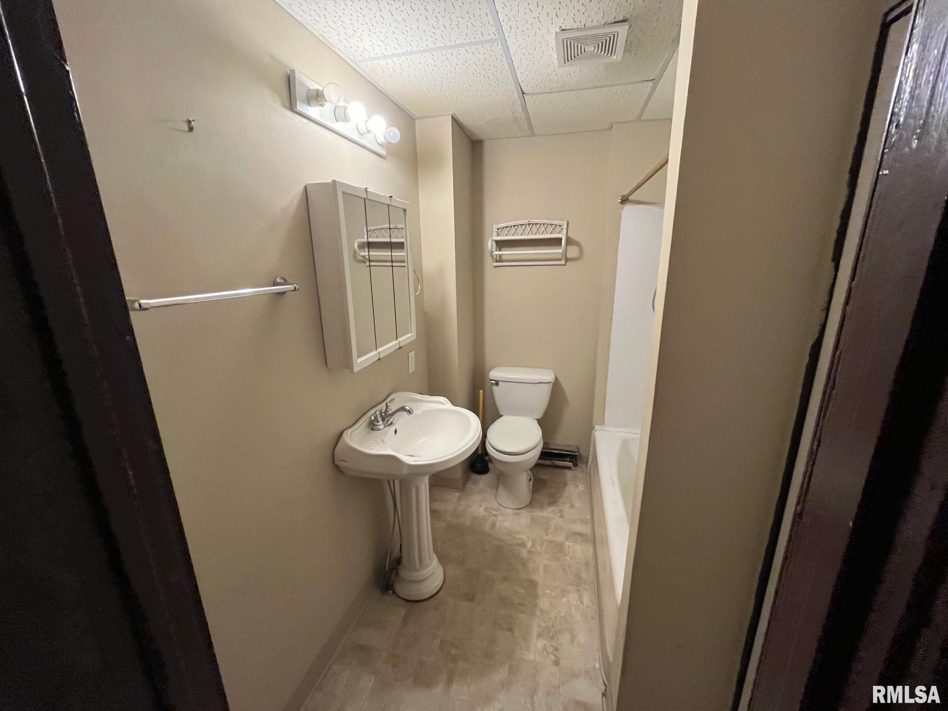 1129 South Spring Street Springfield, IL 62704 - Photo 8 of 10 Gallery Image 8