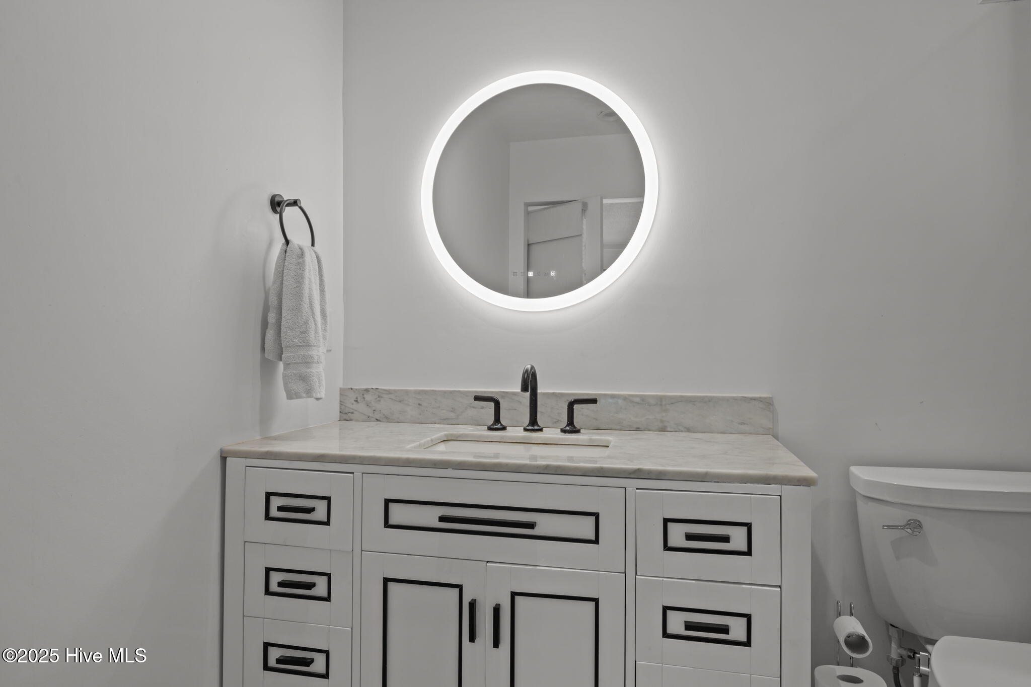 650 Salter Path Road, Unit 303 Pine Knoll Shores, NC 28512 - Photo 17 of 48 Primary Bath