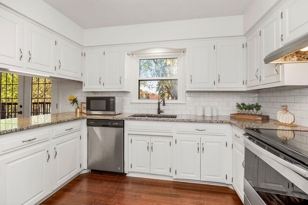 514 Southwest Raintree Drive Lee's Summit, MO 64082 - Photo 12 of 41