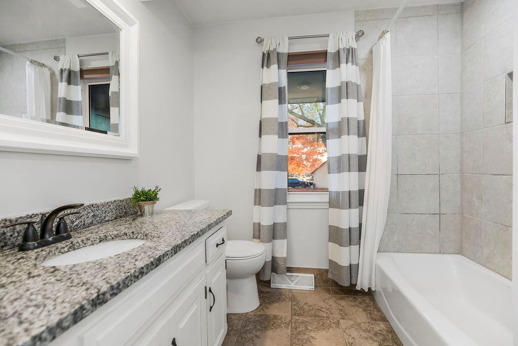 514 Southwest Raintree Drive Lee's Summit, MO 64082 - Photo 21 of 41