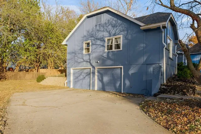 $360,000 | 514 Southwest Raintree Drive, Lee's Summit, MO 64082