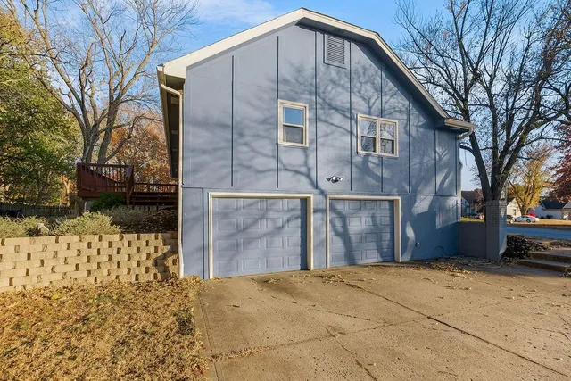 $360,000 | 514 Southwest Raintree Drive, Lee's Summit, MO 64082