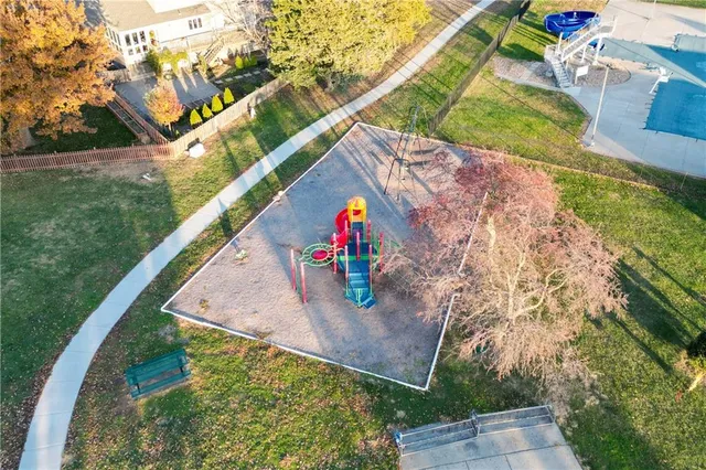 $360,000 | 514 Southwest Raintree Drive, Lee's Summit, MO 64082