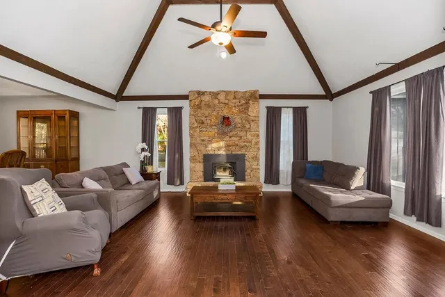 $360,000 | 514 Southwest Raintree Drive, Lee's Summit, MO 64082