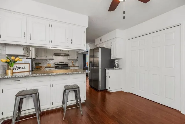 $360,000 | 514 Southwest Raintree Drive, Lee's Summit, MO 64082