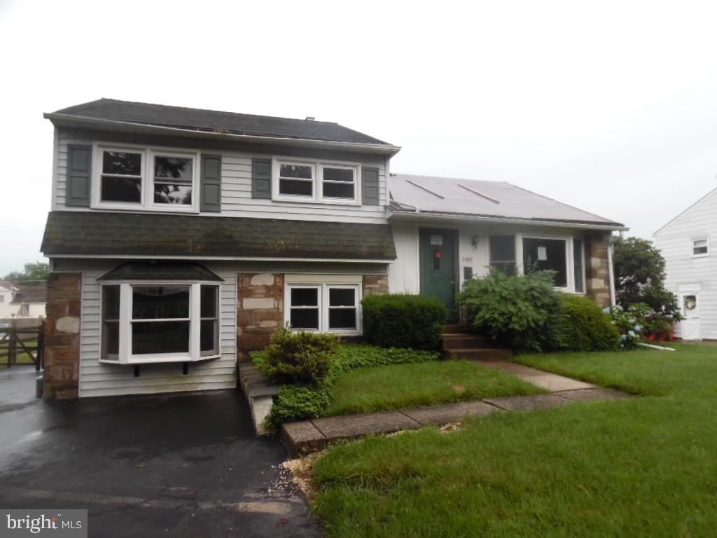 1002 Riviera Road Warminster, PA 18974 - Photo 1 of 26