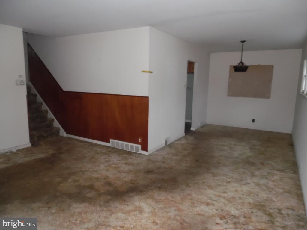 1002 Riviera Road Warminster, PA 18974 - Photo 2 of 26