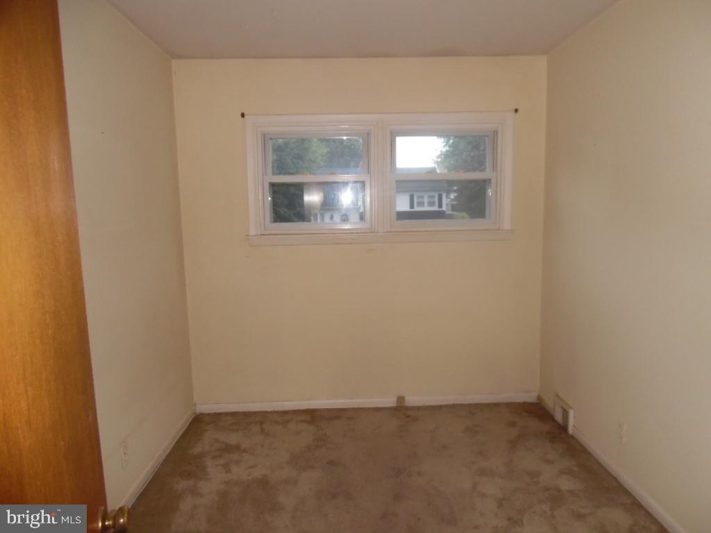 1002 Riviera Road Warminster, PA 18974 - Photo 12 of 26
