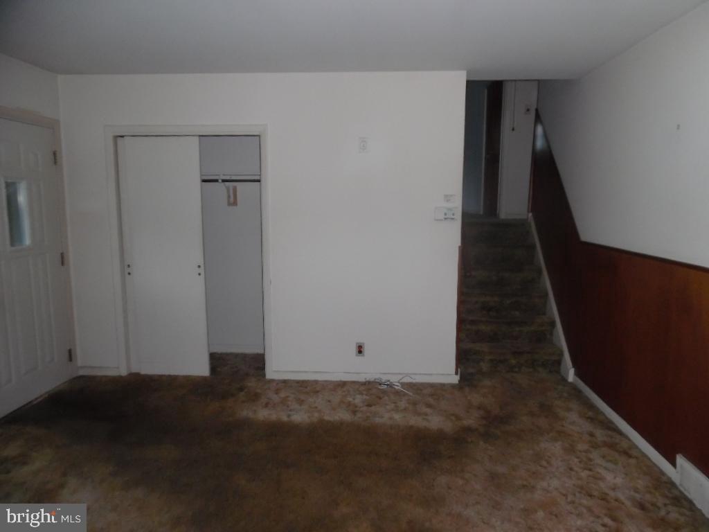 1002 Riviera Road Warminster, PA 18974 - Photo 3 of 26