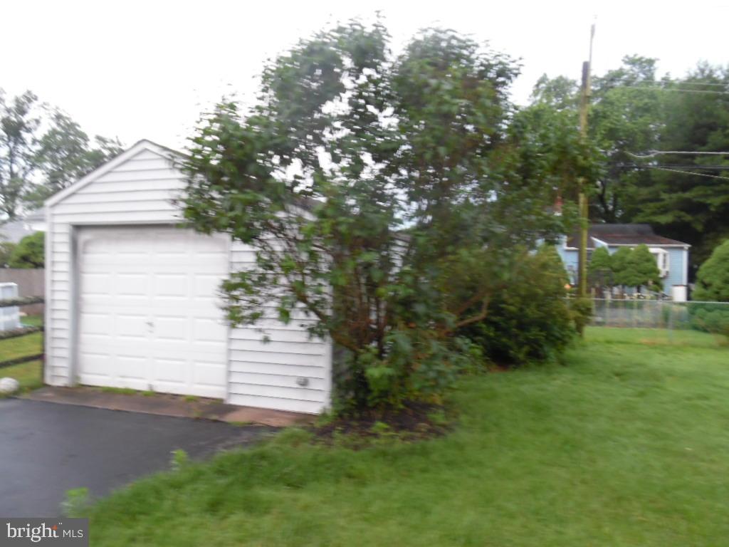 1002 Riviera Road Warminster, PA 18974 - Photo 21 of 26