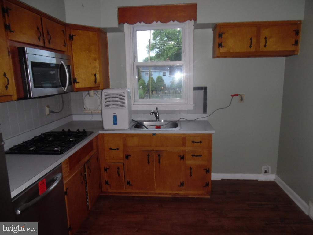 1002 Riviera Road Warminster, PA 18974 - Photo 10 of 26