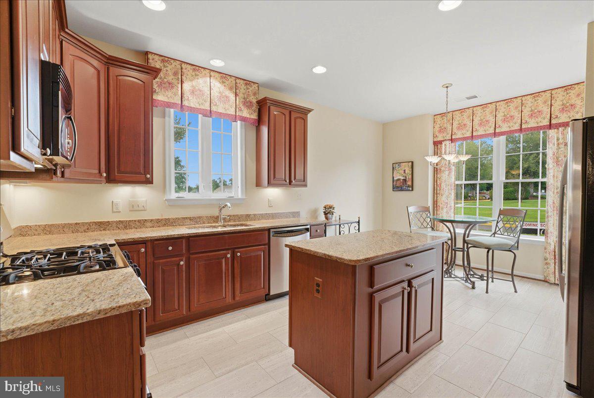 13452 Fieldstone Way Gainesville, VA 20155 - Photo 9 of 57
