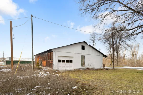 $269,000 | 20449 West Howard City-Edmore, Howard City, MI 49329