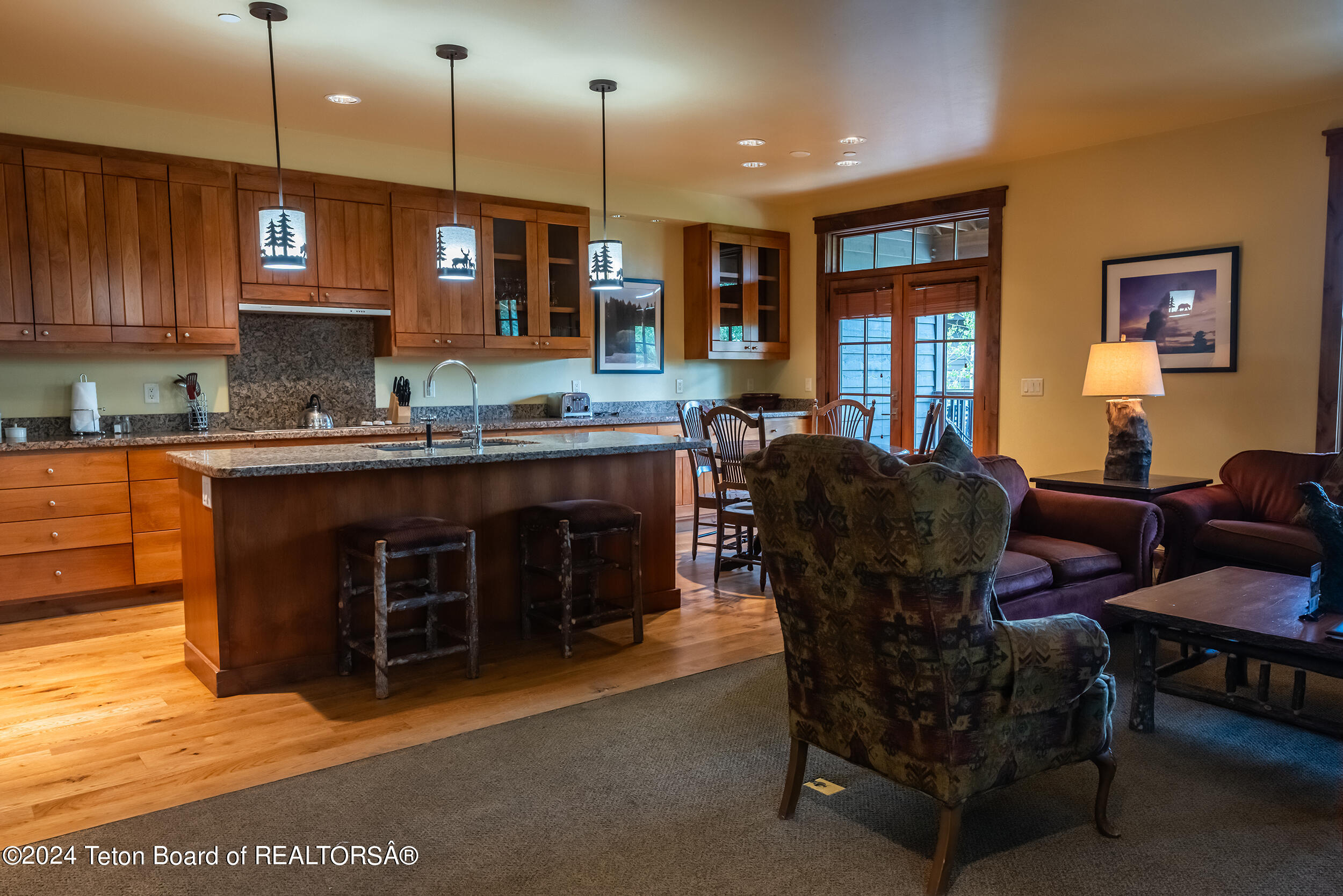 526 Snow King Loop, Unit 262 Jackson, WY 83001 - Photo 5 of 37 Living & Kitchen