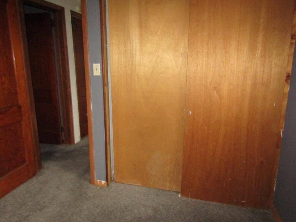 247 Conson Road Pittsburgh, PA 15227 - Photo 17 of 27 a view of a hallway