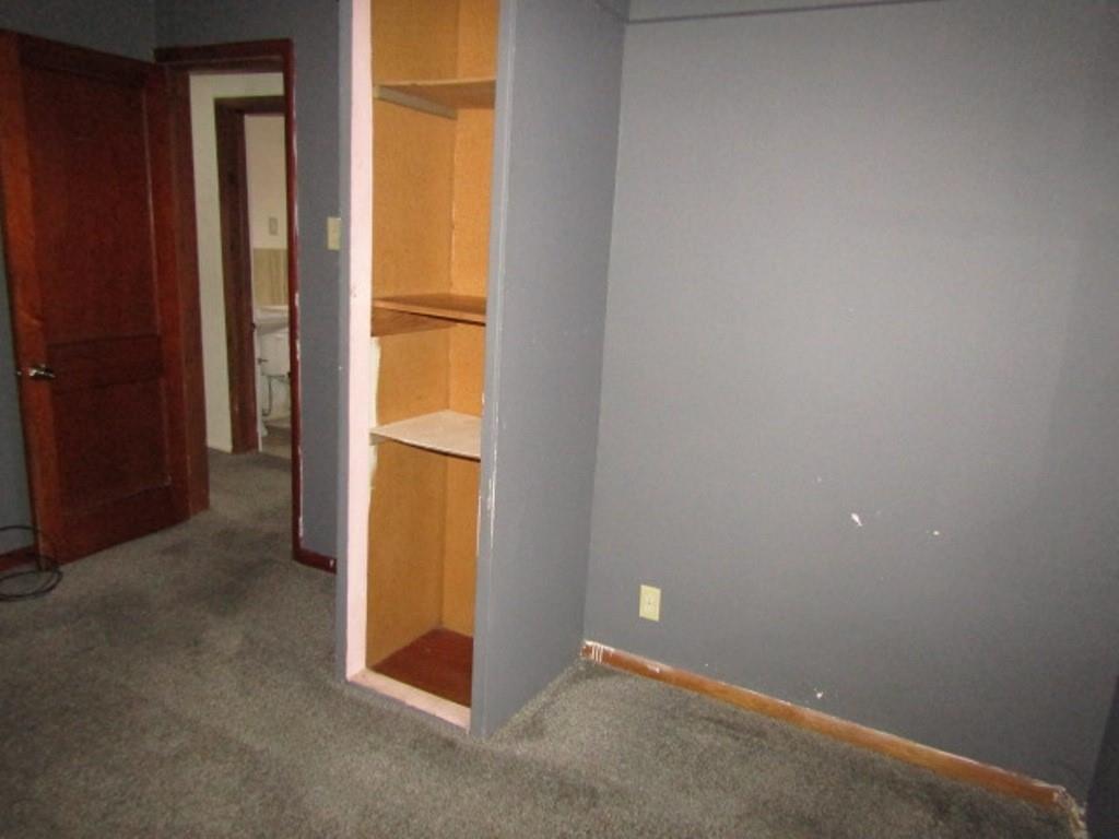 247 Conson Road Pittsburgh, PA 15227 - Photo 20 of 27 an empty room with a door