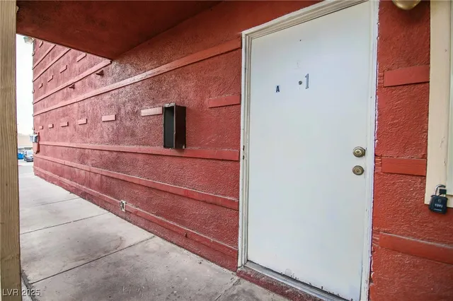 $1,100 | 375 North 15th Street, Unit 1, Las Vegas, NV 89101