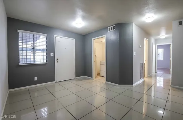 $1,100 | 375 North 15th Street, Unit 1, Las Vegas, NV 89101
