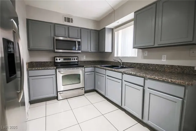 $1,100 | 375 North 15th Street, Unit 1, Las Vegas, NV 89101
