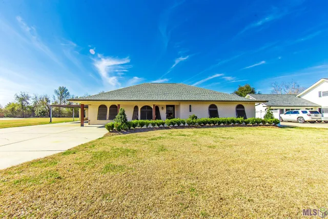 $428,000 | 3912 Benton Drive, Bourg, LA 70343