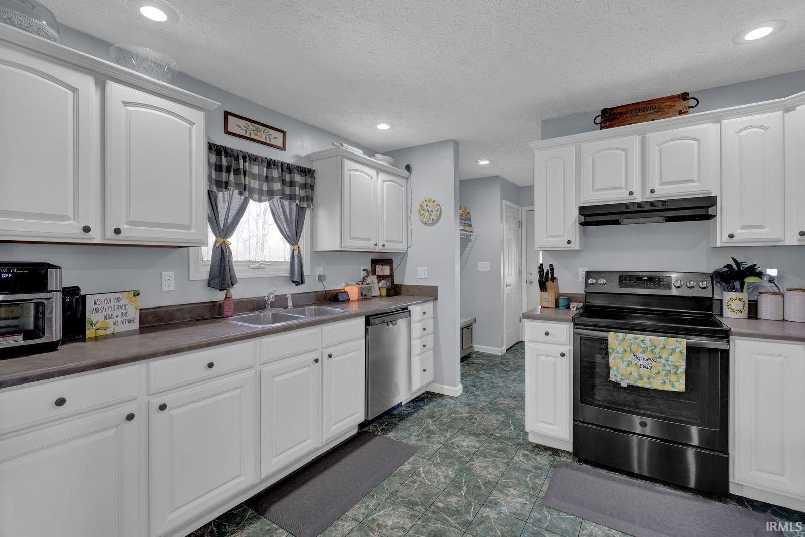 1099 Middle Leesville Road Bedford, IN 47421 - Photo 9 of 25