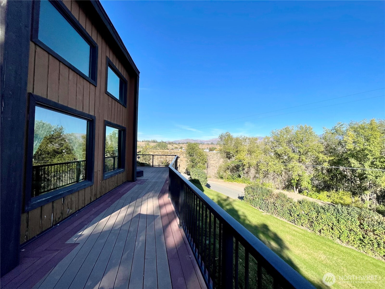 14 Hahn Road Omak, WA 98841 - Photo 17 of 38 a view of city from balcony