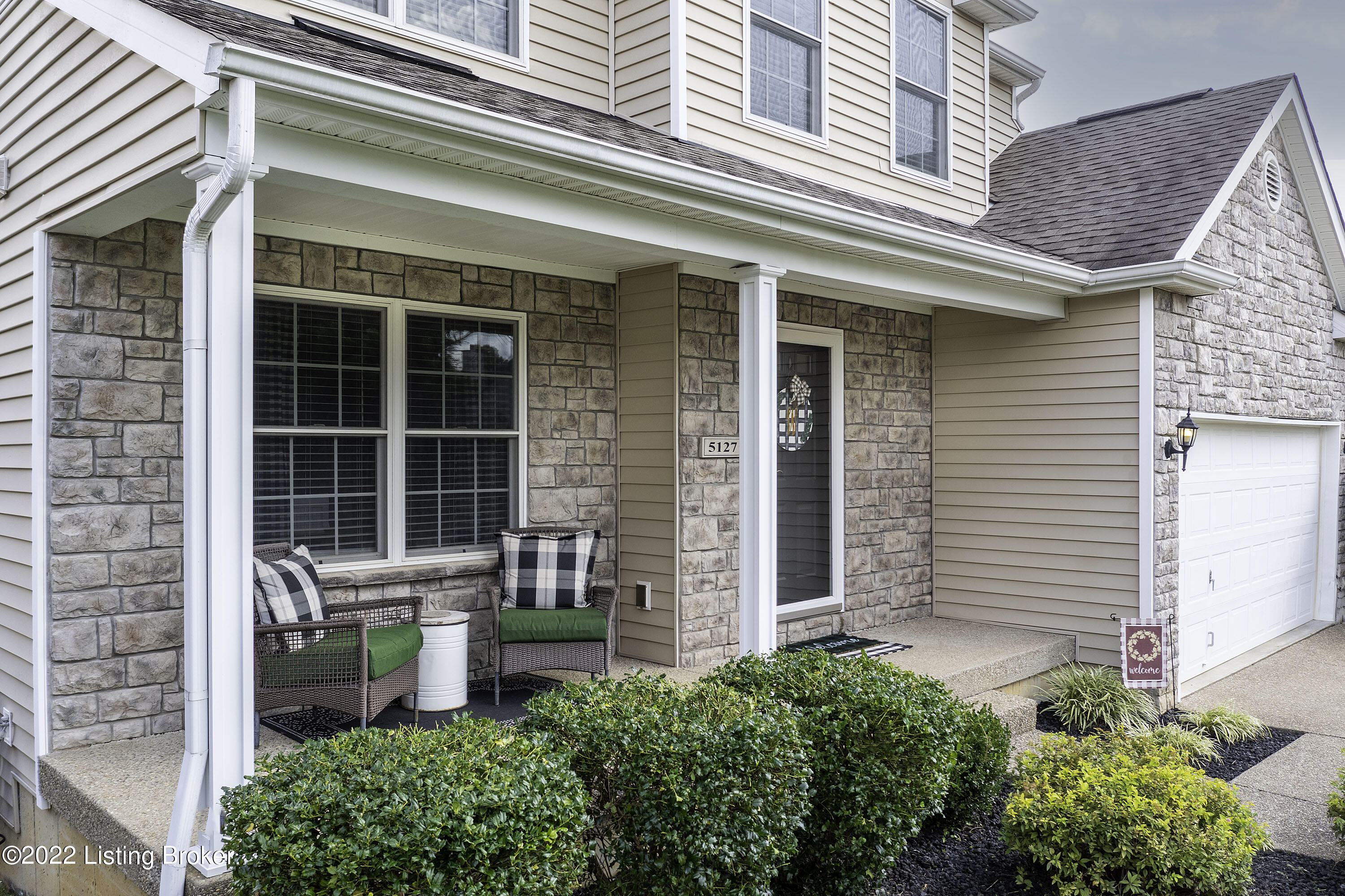 5127 Queens Castle Road Louisville, KY 40229 - Photo 9 of 57 5127CastleQueens 009