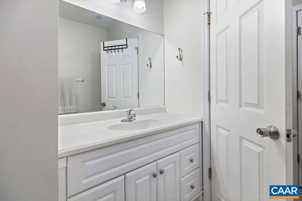 $584,000 | 12 Powderhorn Lane, Roseland, VA 22967