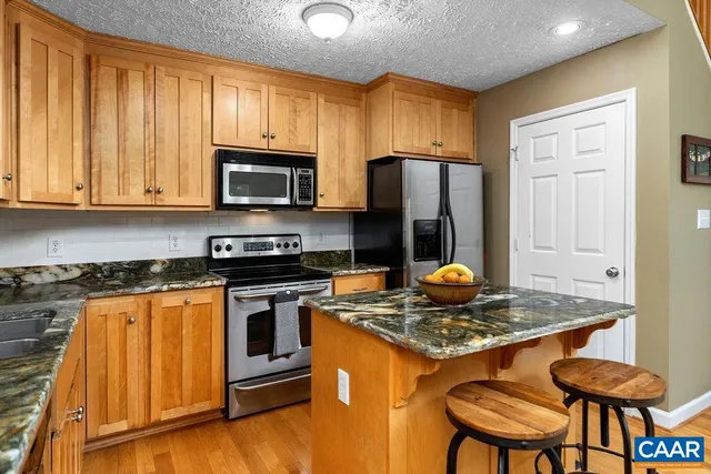 $599,000 | 12 Powderhorn Lane, Roseland, VA 22967