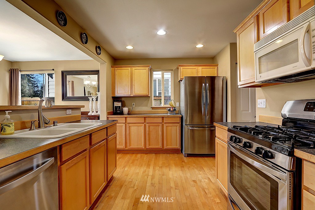 18706 10th Avenue Southeast Bothell, WA 98012 - Photo 2 of 18