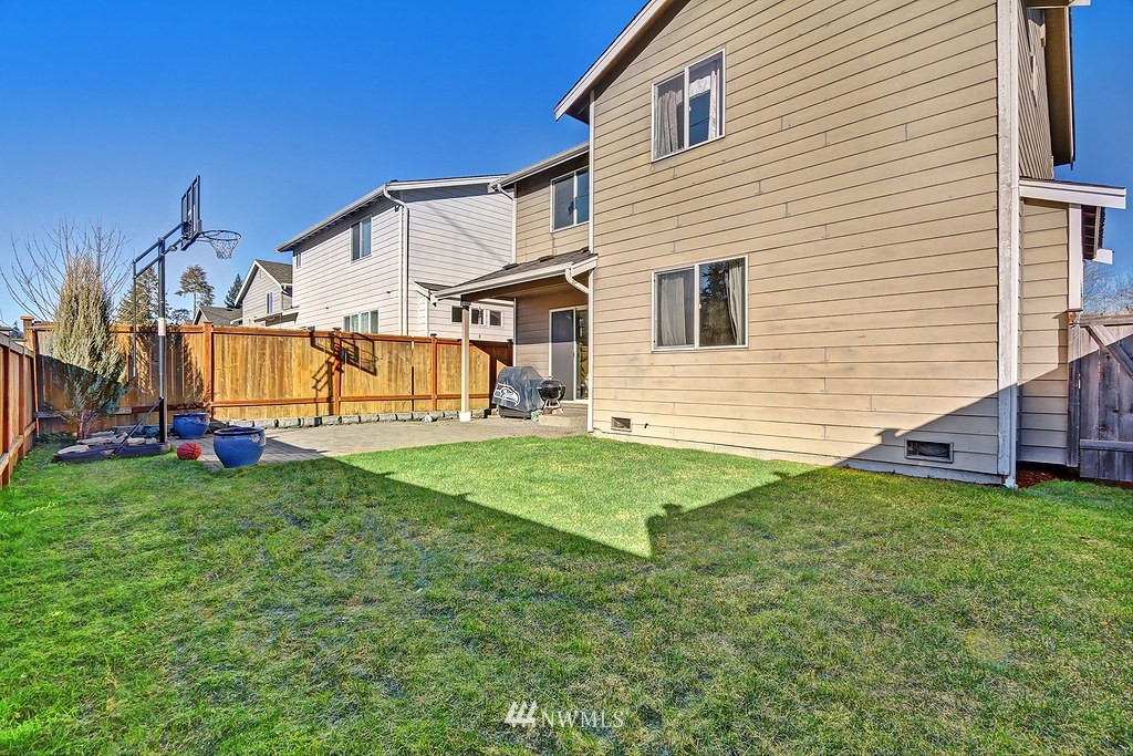 18706 10th Avenue Southeast Bothell, WA 98012 - Photo 16 of 18