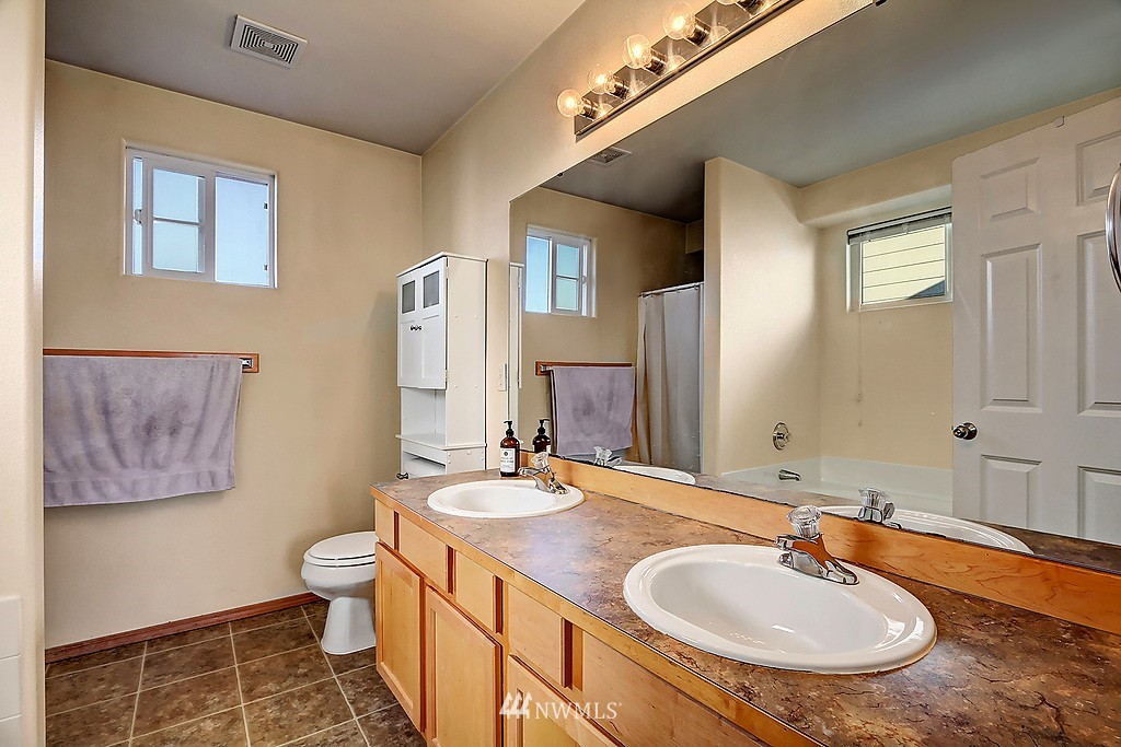 18706 10th Avenue Southeast Bothell, WA 98012 - Photo 10 of 18