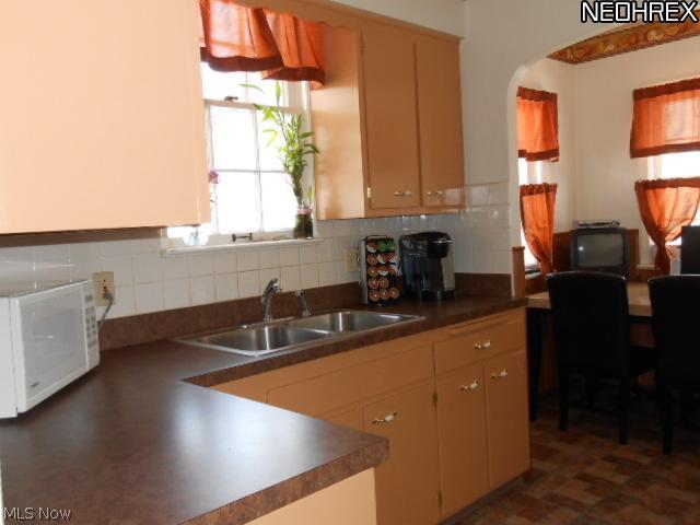 3735 Berkeley Road Cleveland Heights, OH 44118 - Photo 6 of 16