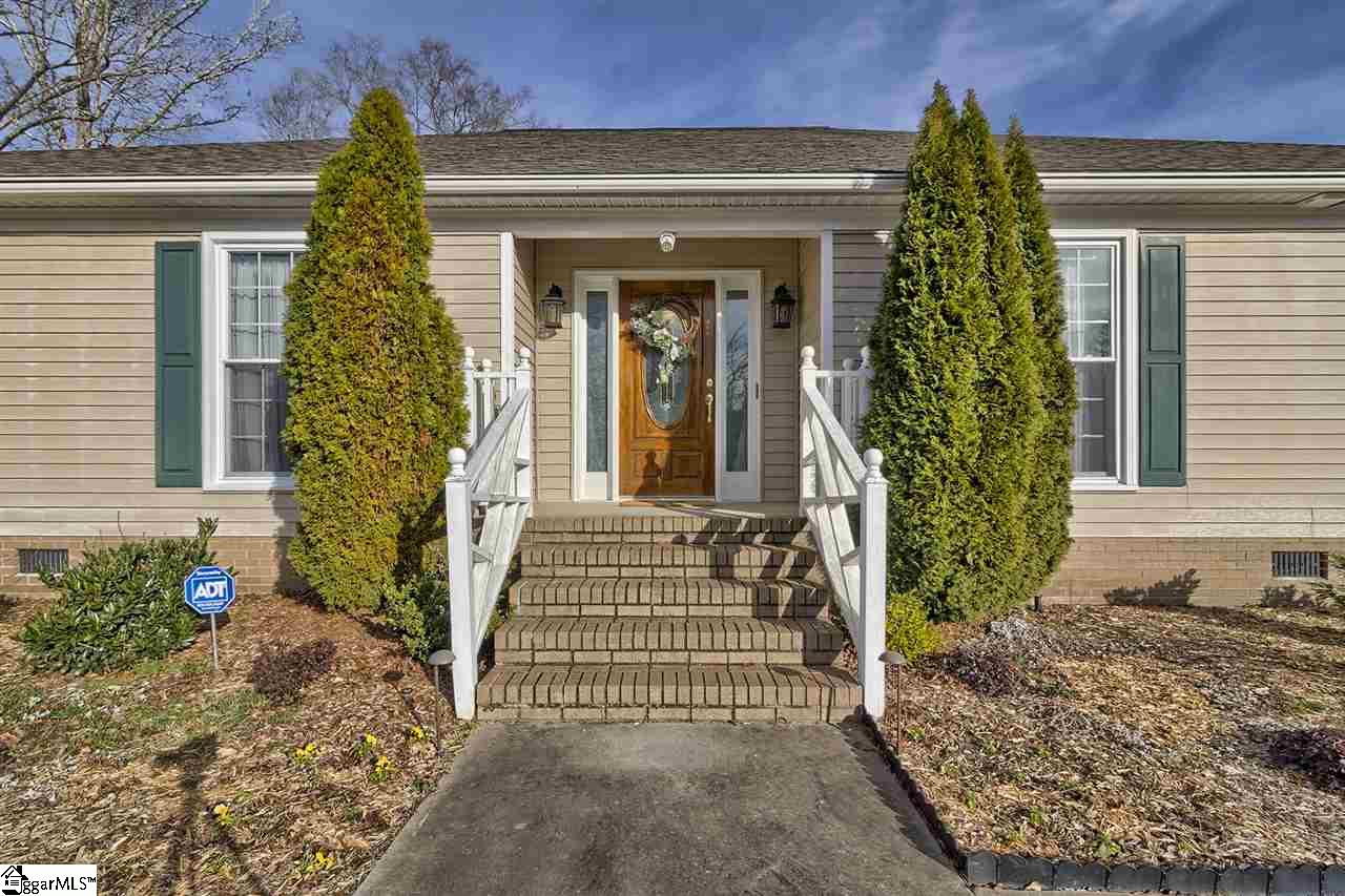 103 Pine Ridge Drive Easley, SC 29642 - Photo 3 of 36 Gallery Image 3