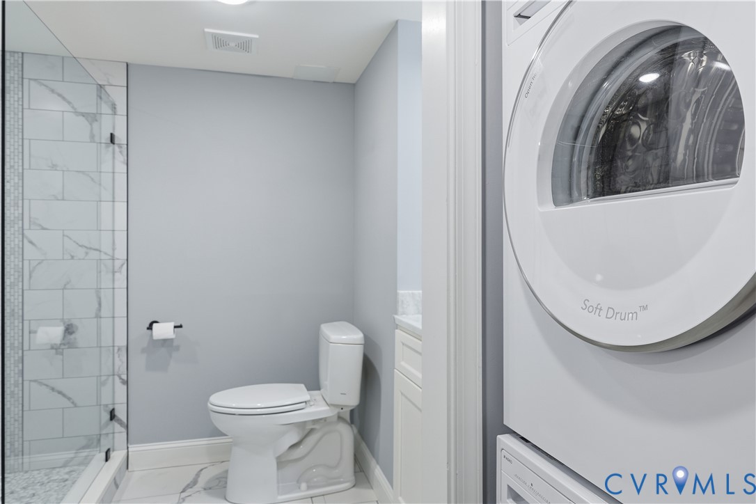 2956 Hathaway Road, Unit 609 Richmond, VA 23225 - Photo 14 of 32 a bathroom with a toilet and a sink