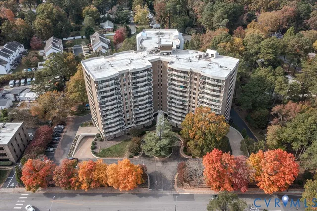 $325,000 | 2956 Hathaway Road, Unit 609, Richmond, VA 23225